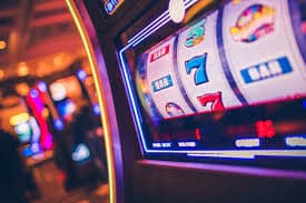 Scene from Fear and Loathing in Las Vegas at slot machines